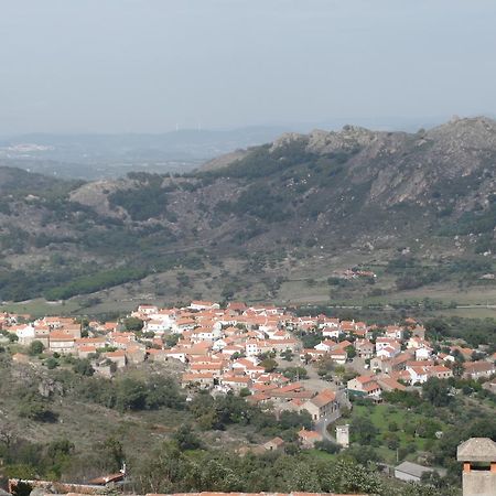 A Casa Mais Portuguesa Ξενοδοχείο Monsanto Εξωτερικό φωτογραφία